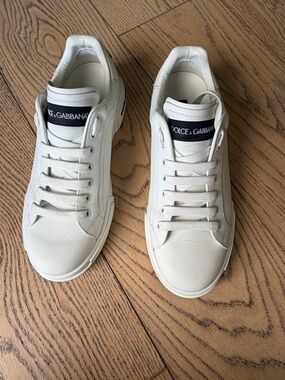 Dolce & Gabbana White Leather Low-Top Sneakers with Black Logo Badge
